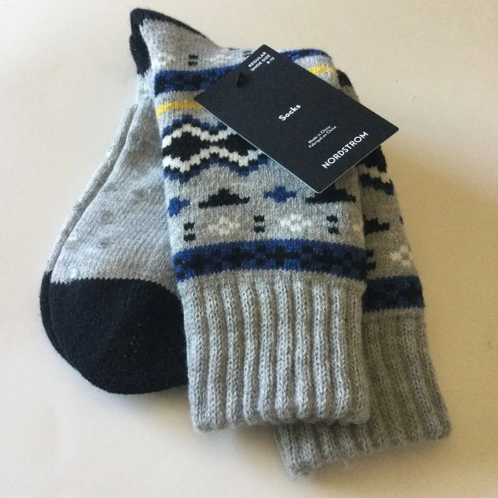 NORDSTROM MENS SOCKS WITH GRIPPER SOLES  GRAY BLUE YELLOW FAIR ISLE PRINT NWT